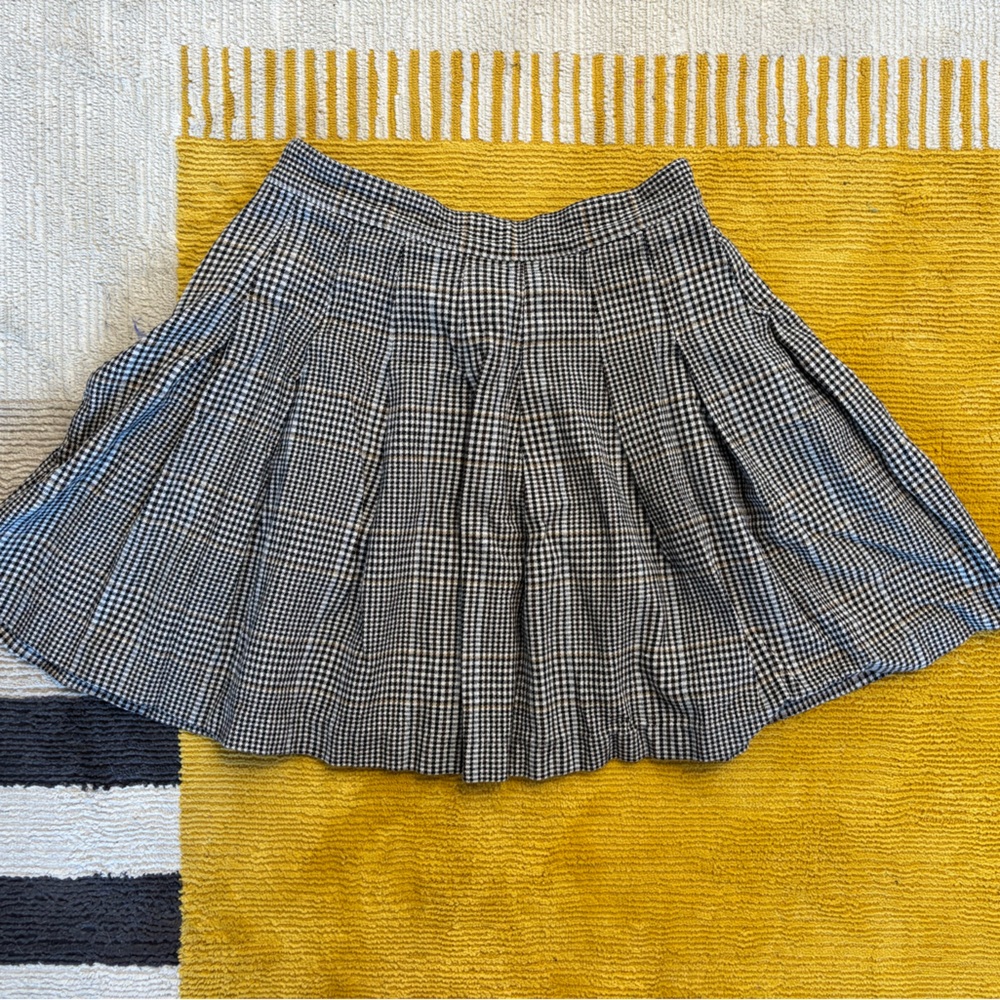 checked short skirt